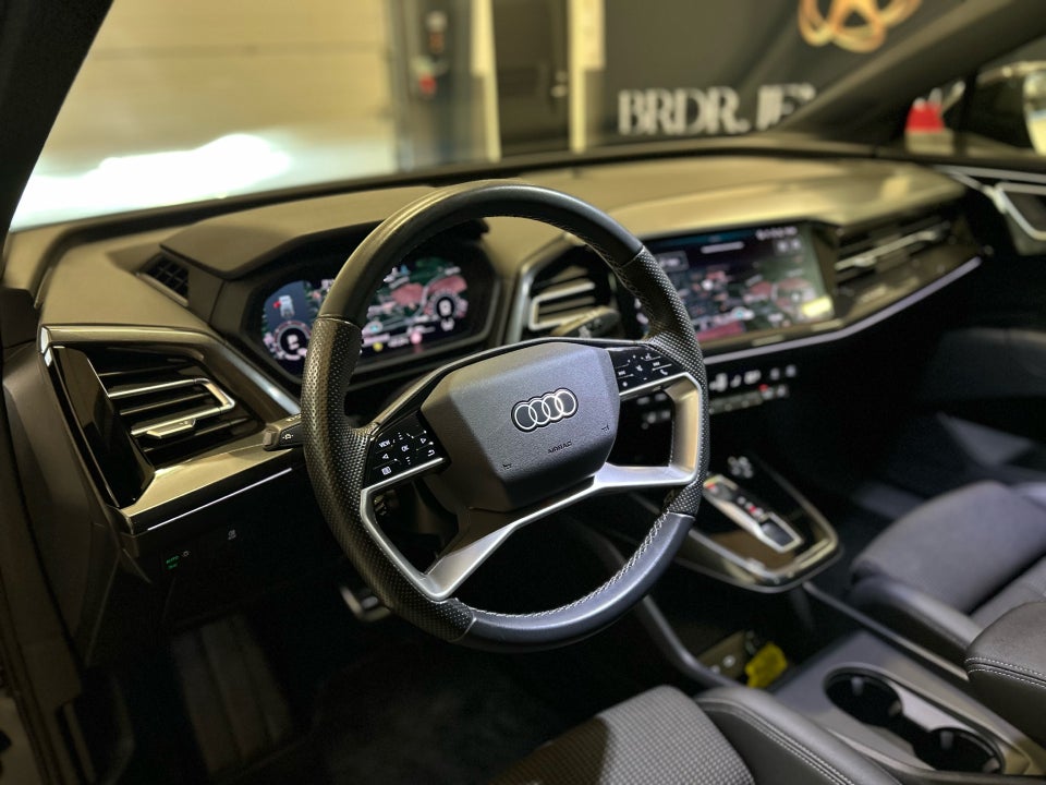 Audi Q4 e-tron 40 S-line 5d