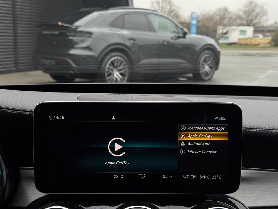 Mercedes C300 de 2,0 AMG Line stc. aut. 5d