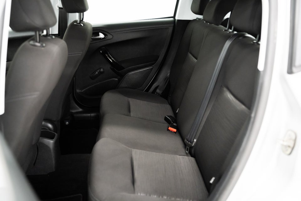 Peugeot 208 1,0 VTi Access 5d