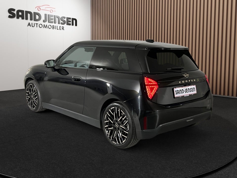 MINI Cooper SE Favoured Trim M 3d