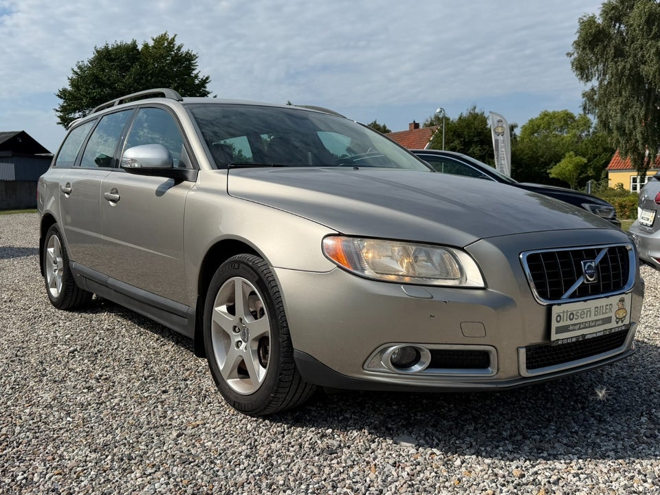 Volvo V70 2,5 T Momentum 5d