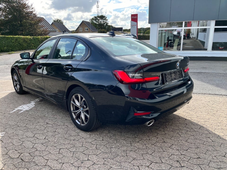 BMW 320d 2,0 Connected aut. 4d