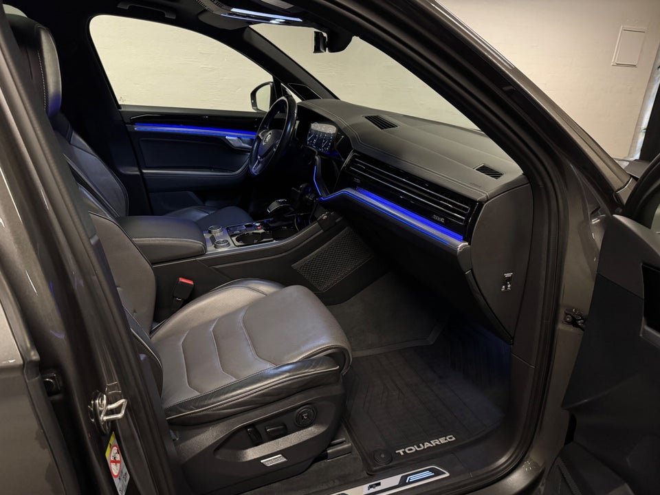 VW Touareg 3,0 TDi 286 R-line aut. 4Motion 5d