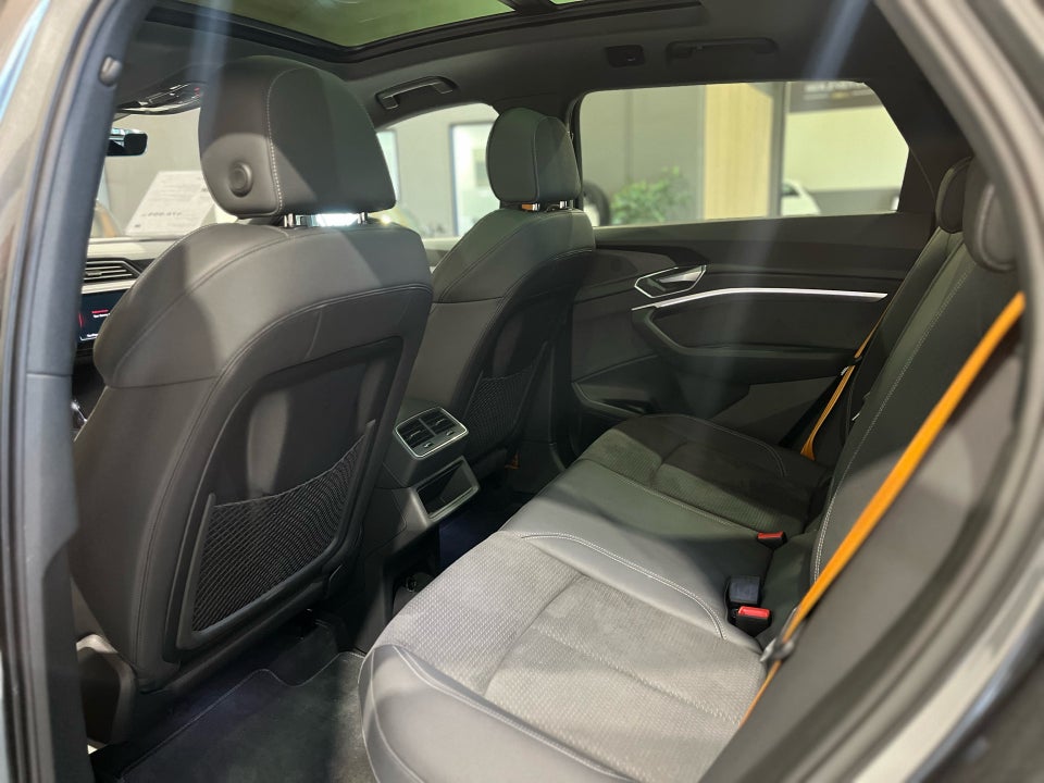 Audi e-tron S quattro 5d