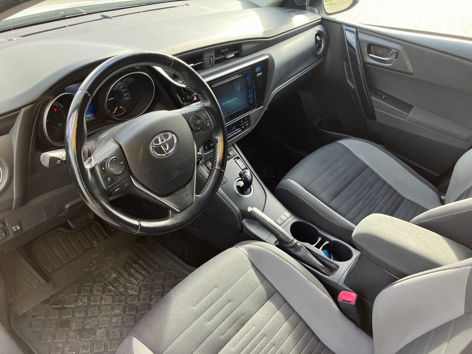 Toyota Auris 1,8 Hybrid H2 Comfort Touring Sports CVT 5d