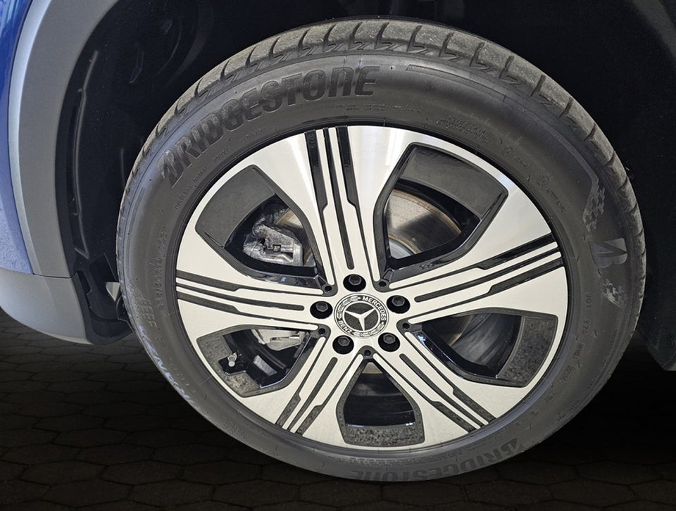 Mercedes EQB300 Progressive Advance Plus 4Matic 5d