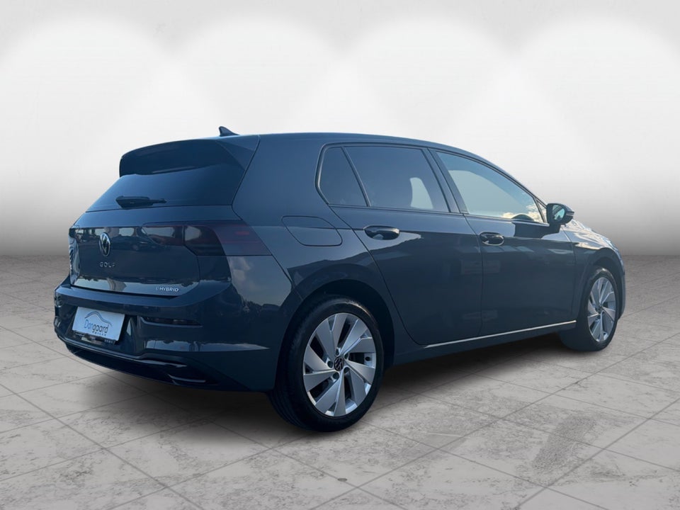 VW Golf VIII 1,4 eHybrid DSG 5d