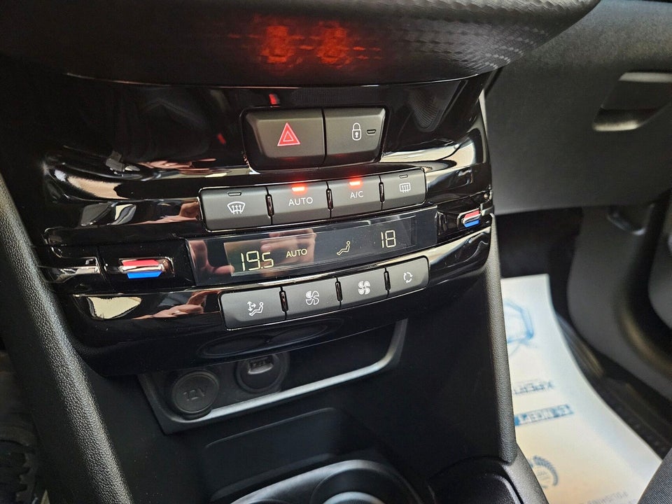 Peugeot 208 1,5 BlueHDi 100 Prestige Sky 5d