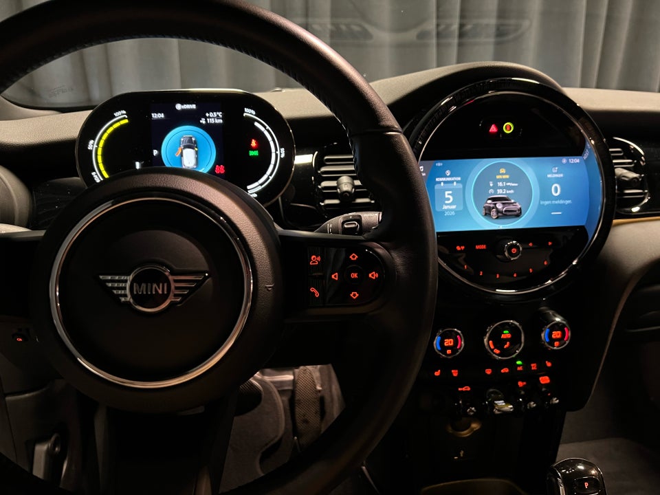 MINI Cooper SE Essential 3d