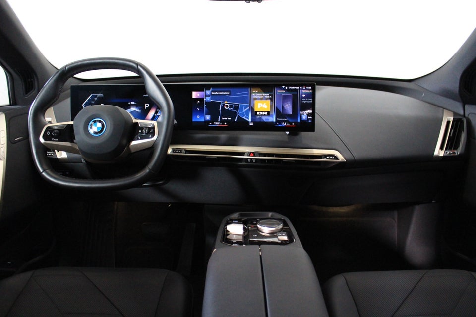 BMW iX xDrive40 Fully Charged Sport 5d