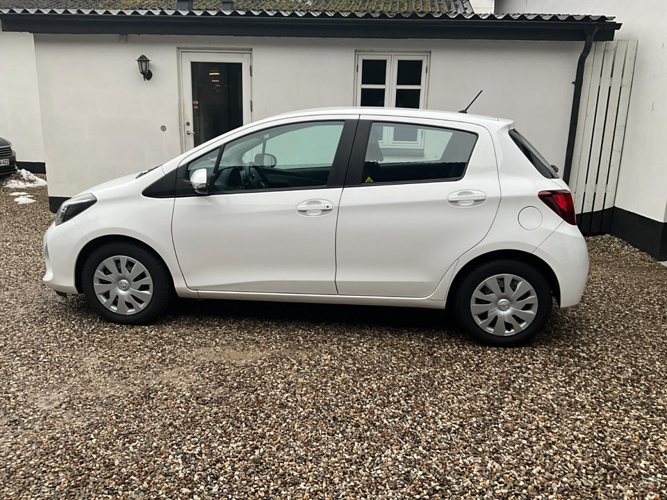 Toyota Yaris 1,0 VVT-i T2 5d