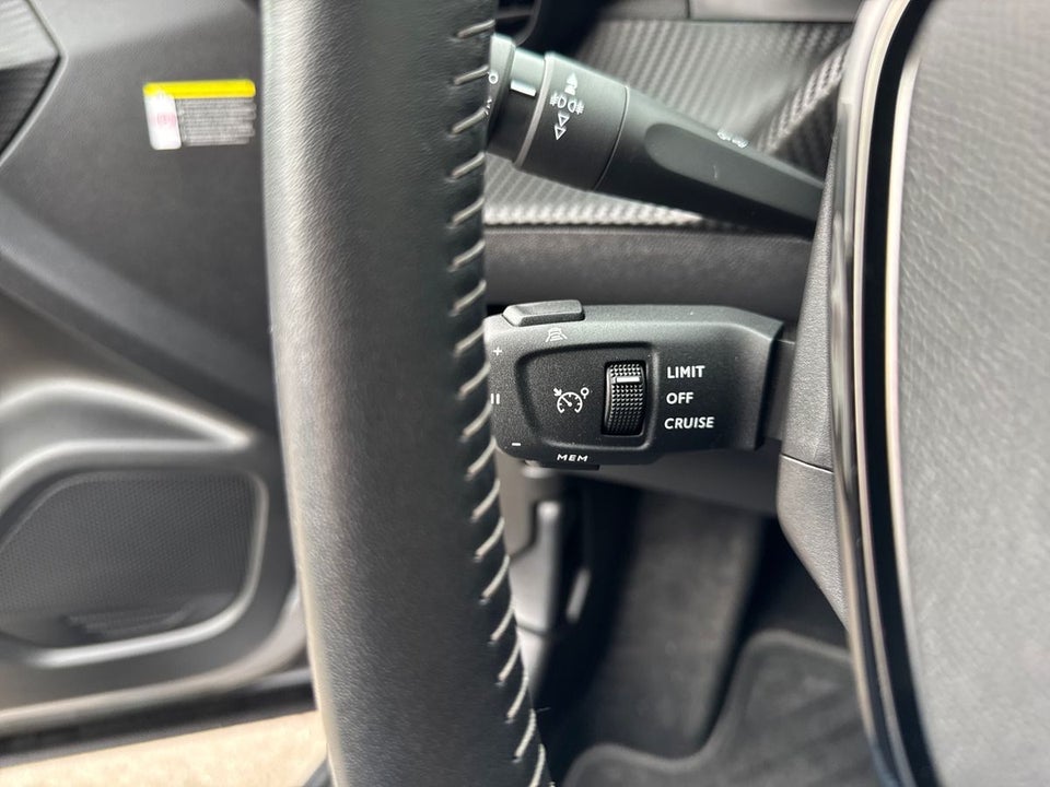 Peugeot e-2008 50 Allure 5d