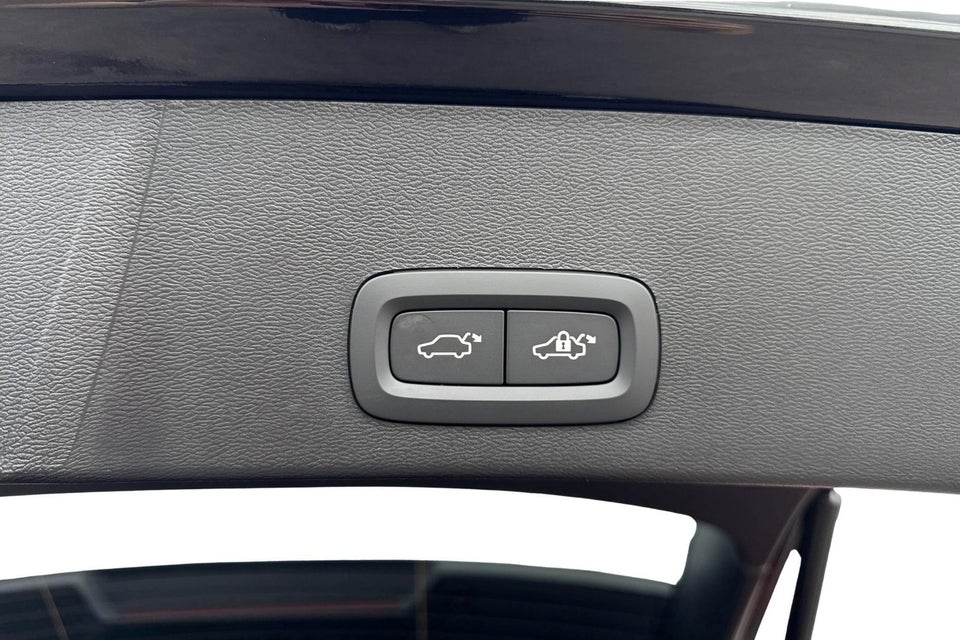 Volvo EX40 Standard Range Plus 5d