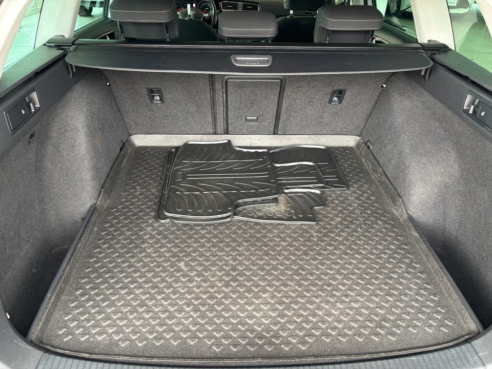 VW Golf VII 1,4 TSi 150 Highline Variant DSG 5d