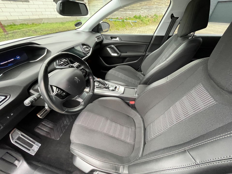 Peugeot 308 1,5 BlueHDi 130 Evolution SW EAT8 5d