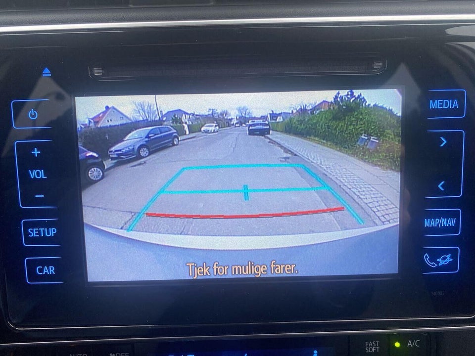 Toyota Auris 1,8 Hybrid Prestige CVT 5d