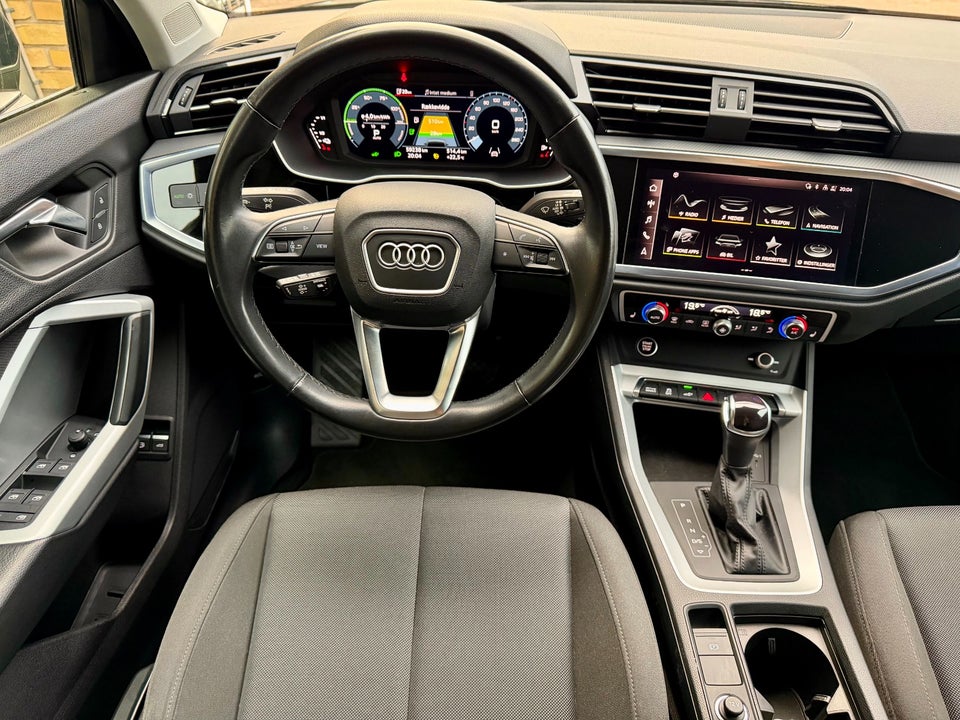 Audi Q3 45 TFSi e Attitude plus S-tr. 5d