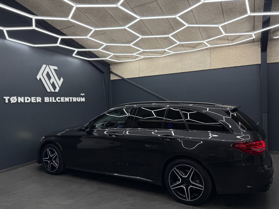 Mercedes C300 de 2,0 AMG Line Night Edition stc. aut. 5d