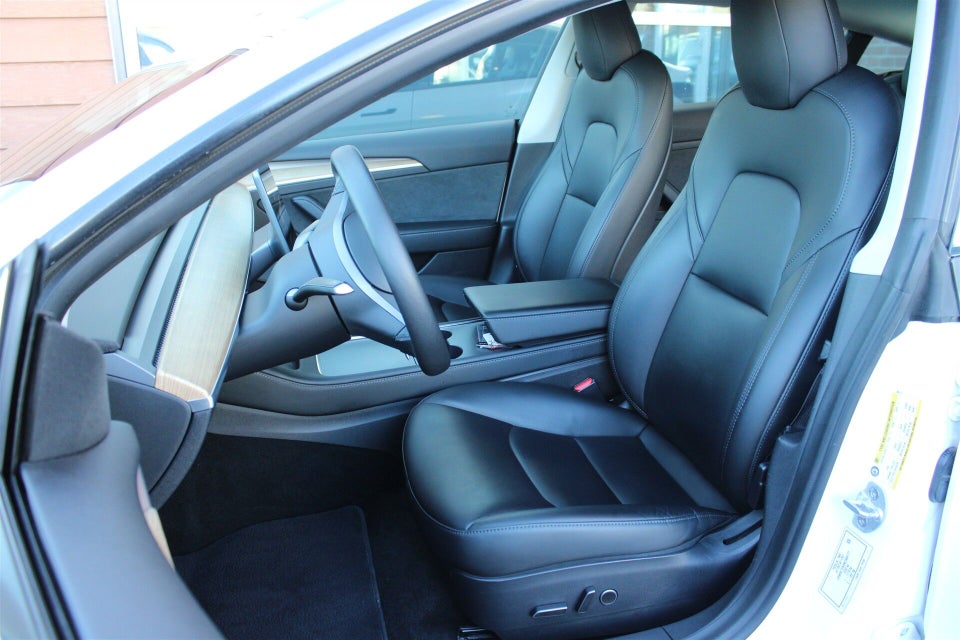 Tesla Model 3 Long Range AWD 4d