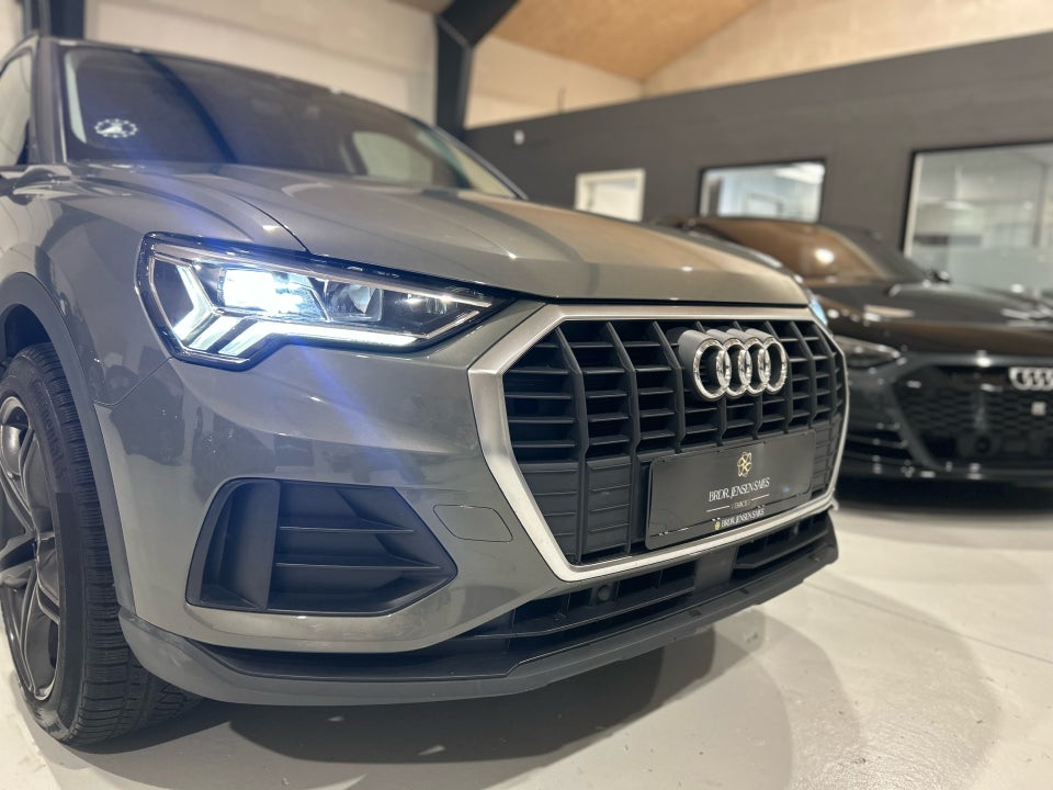 Audi Q3 45 TFSi e Attitude plus S-tr. 5d