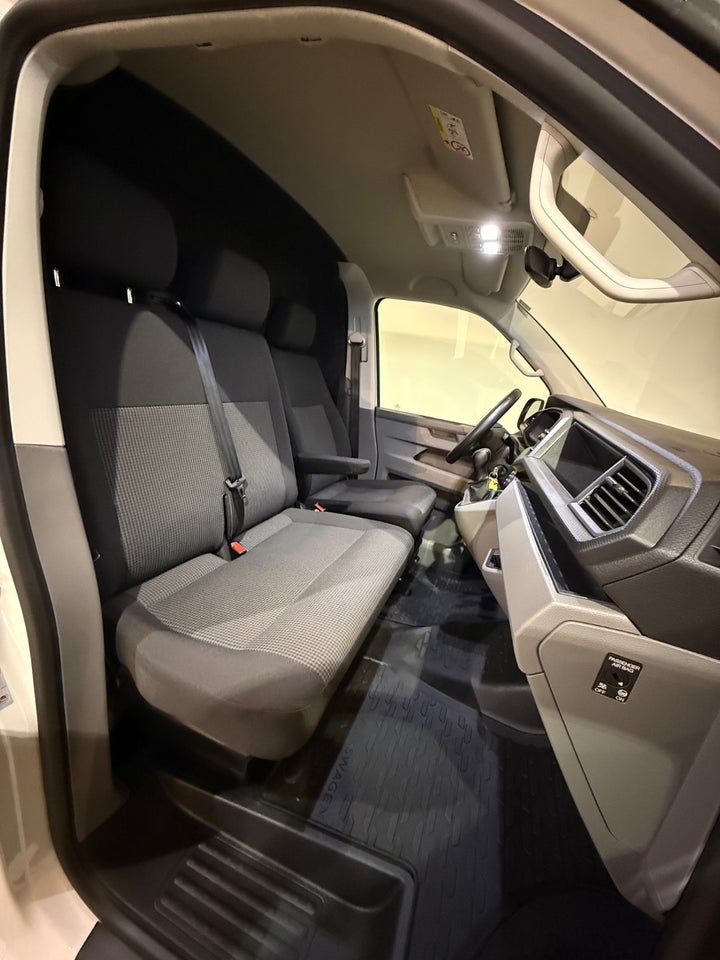 VW Transporter 2,0 TDi 150 Kassevogn DSG lang