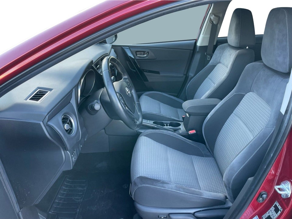 Toyota Auris 1,8 Hybrid H2 Selected Touring Sports CVT 5d