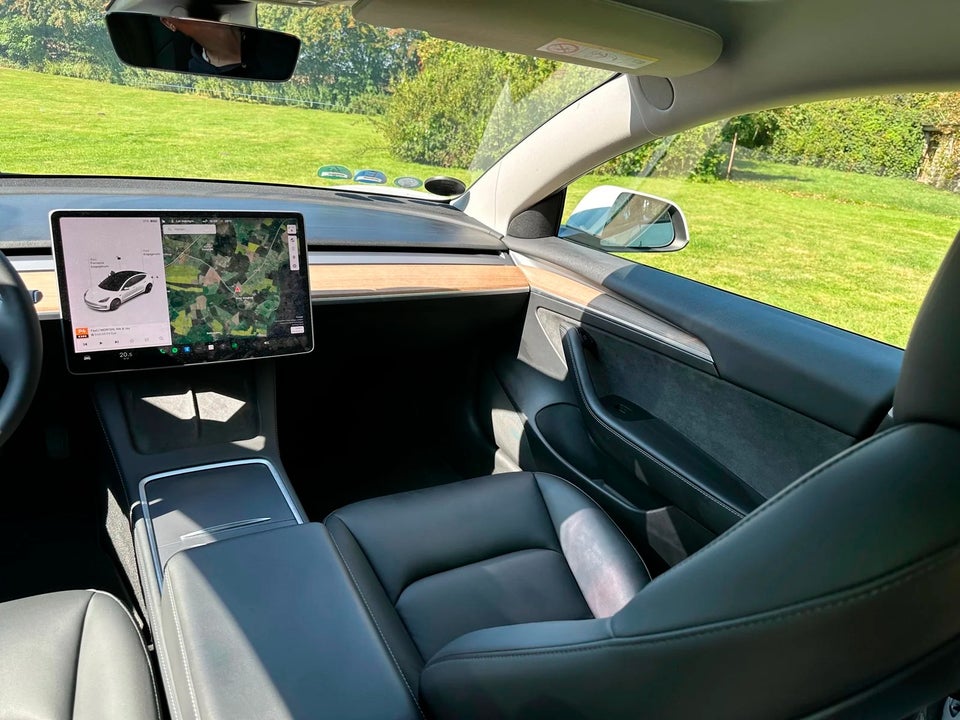 Tesla Model 3 Long Range AWD 4d