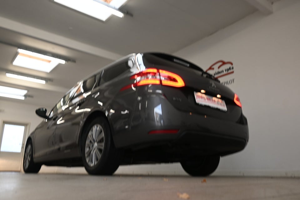 Peugeot 308 1,6 BlueHDi 120 Selection Sky SW 5d