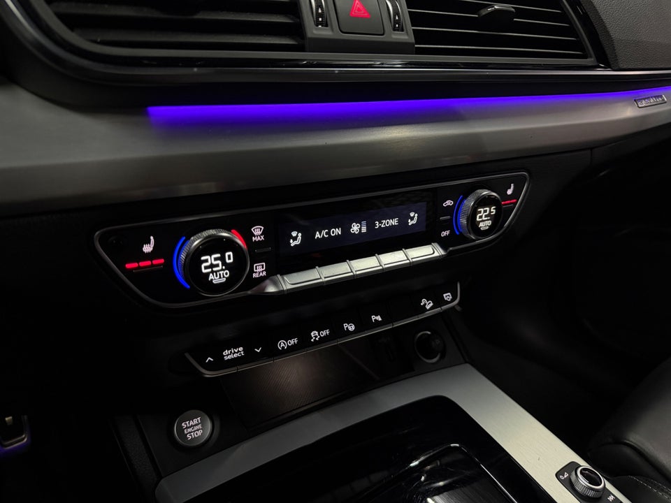 Audi Q5 40 TDi S-line quattro S-tr. 5d