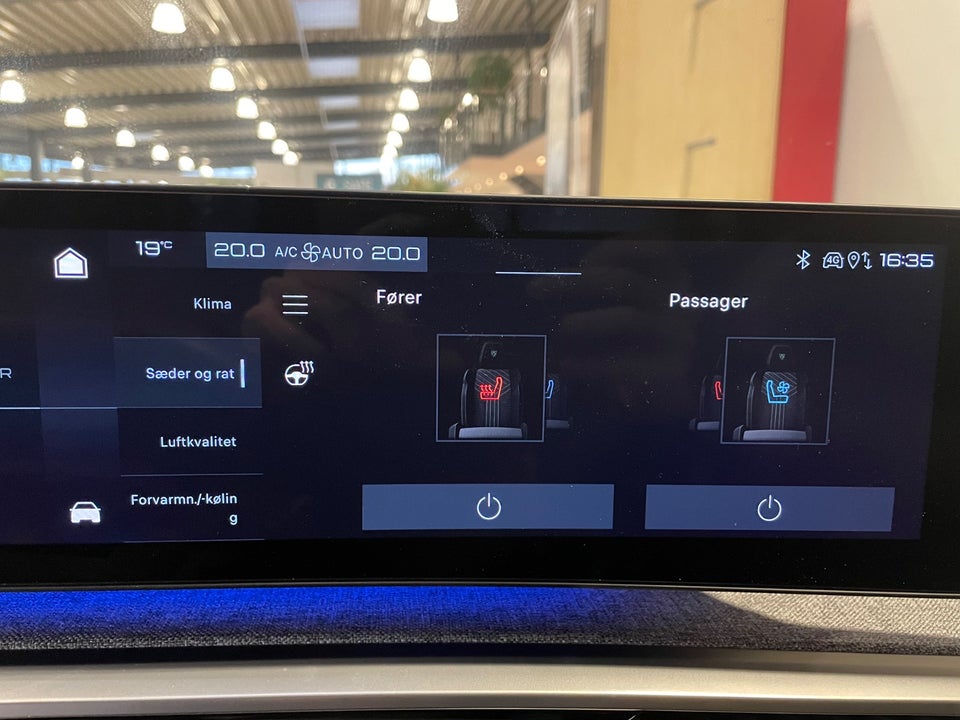 Peugeot e-3008 77 GT Pack 5d