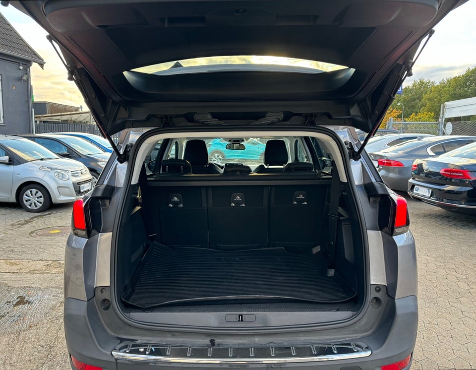 Peugeot 5008 1,6 BlueHDi 120 Allure 7prs 5d