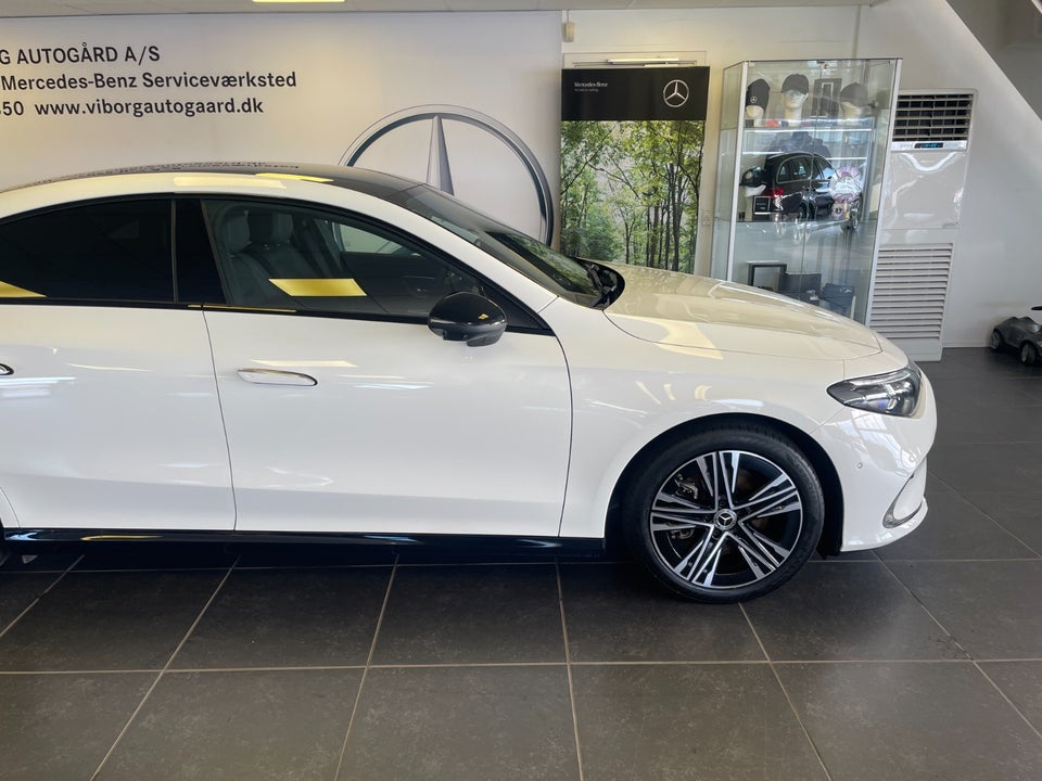 Mercedes CLA250+ electric Progressive Premium 4d