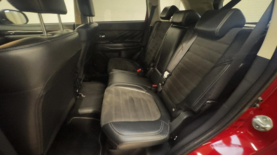 Mitsubishi Outlander 2,4 PHEV Intense CVT 4WD 5d