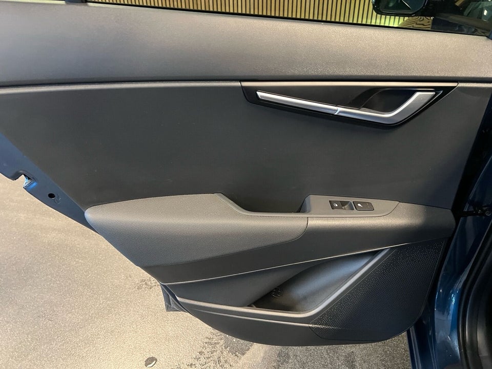 Kia Niro 64 EV Inspiration 5d