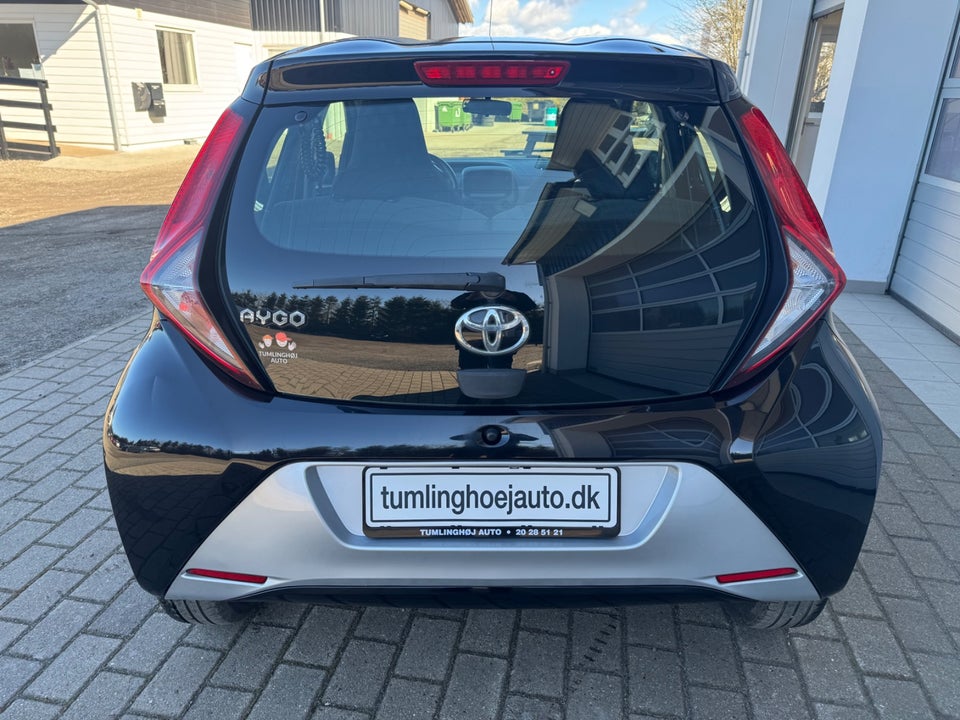 Toyota Aygo 1,0 VVT-i x-play 5d