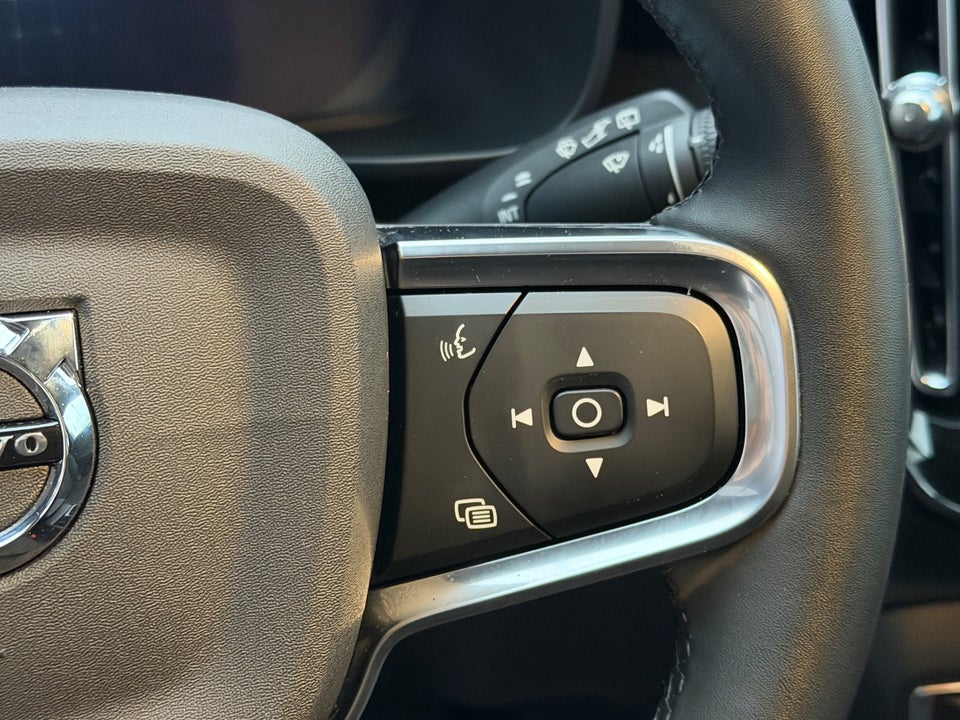 Volvo XC40 ReCharge Core 5d
