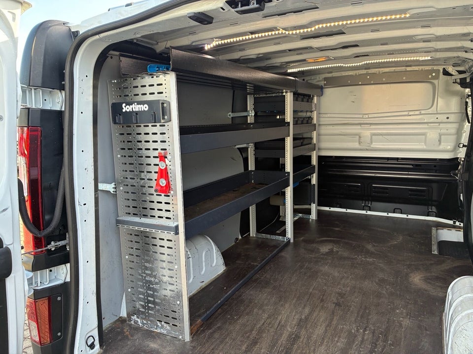 Renault Trafic 2,0 dCi 130 L2H1 Tekno