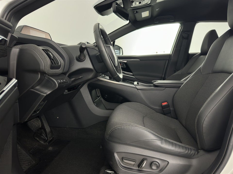 Toyota bZ4X Executive 5d