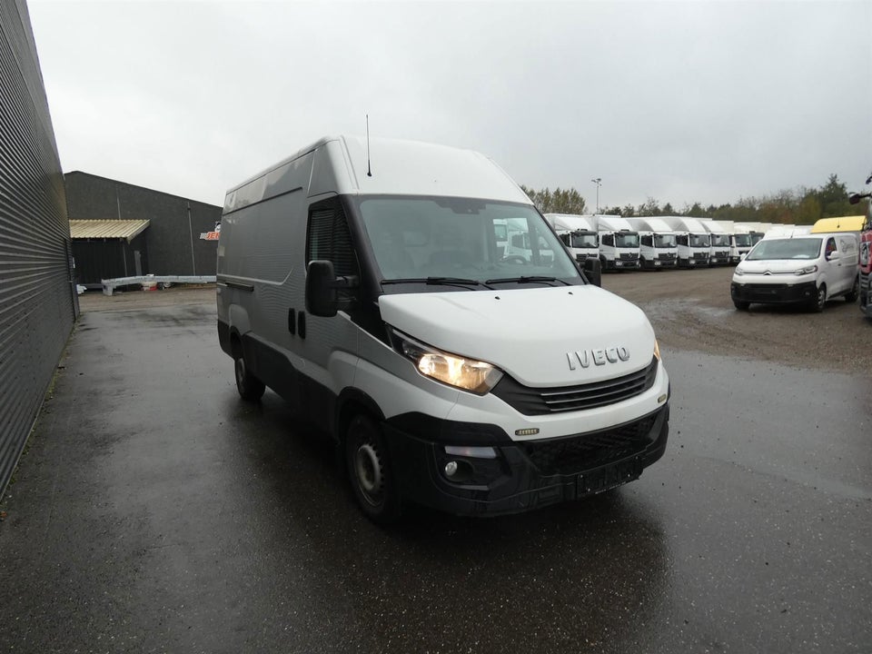 Iveco Daily 2,3 35S16 12m³ Van AG8