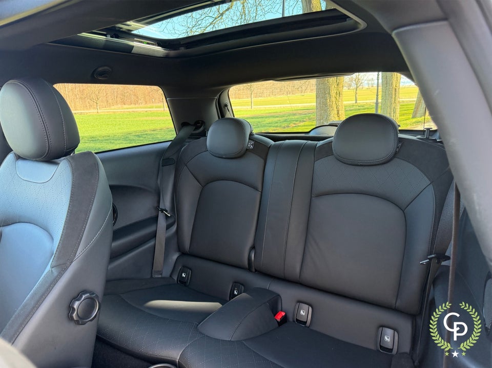 MINI Cooper SE Electric Trim 3d