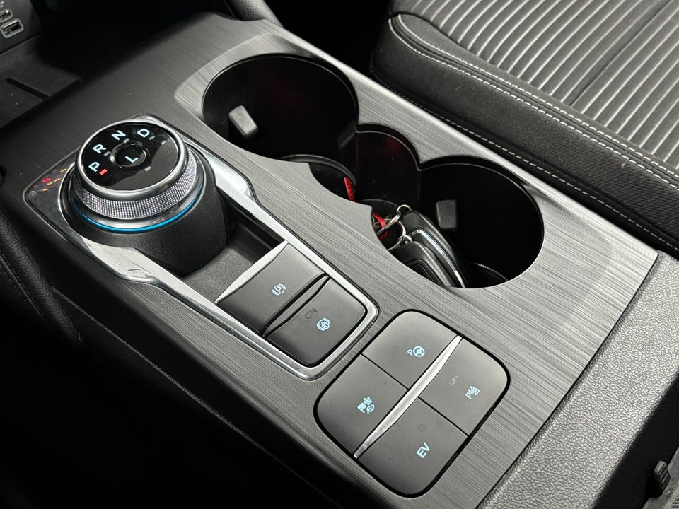 Ford Kuga 2,5 PHEV Titanium CVT 5d