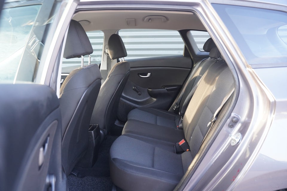 Hyundai i30 1,6 CRDi 110 Active+ CW 5d