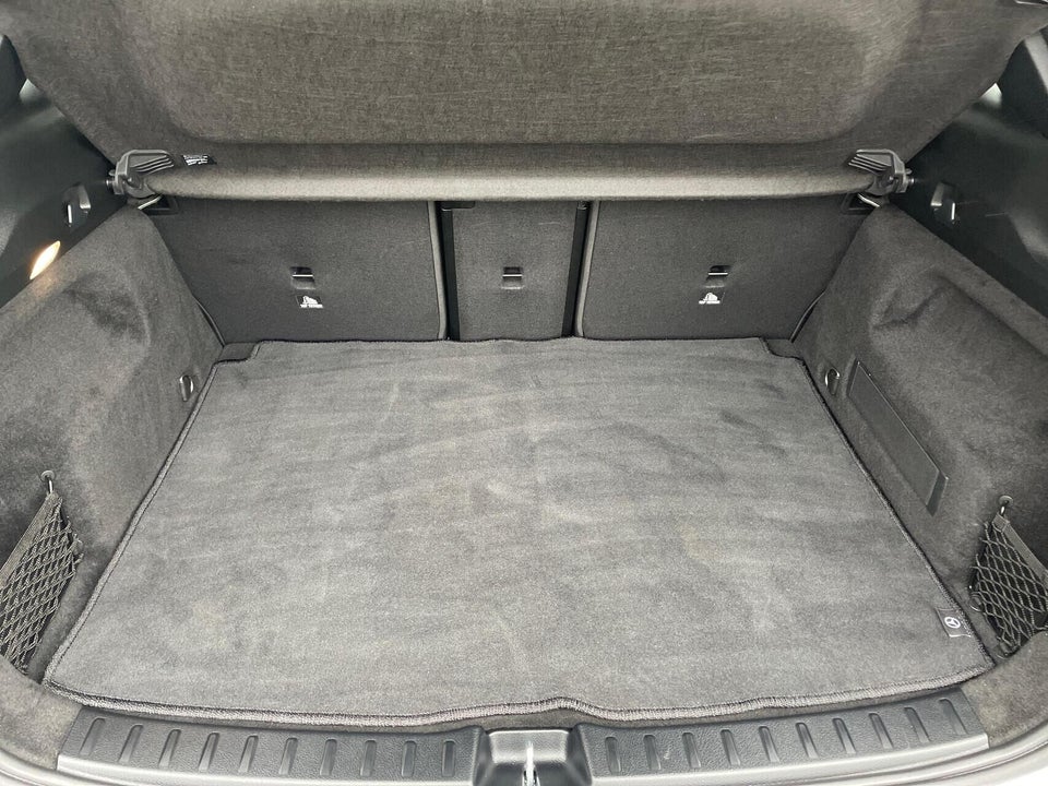 Mercedes EQA300 4Matic 5d