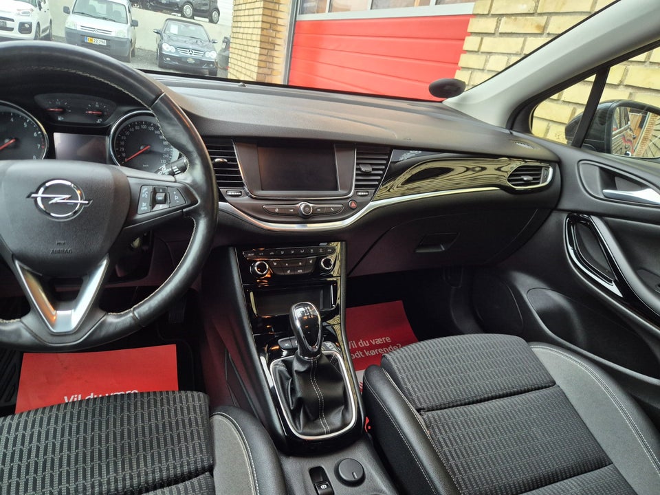 Opel Astra 1,2 T 110 Elegance Sports Tourer 5d