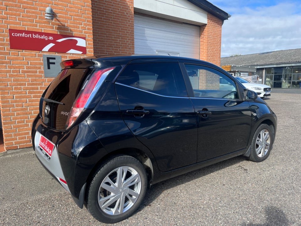 Toyota Aygo 1,0 VVT-i x-black II 5d