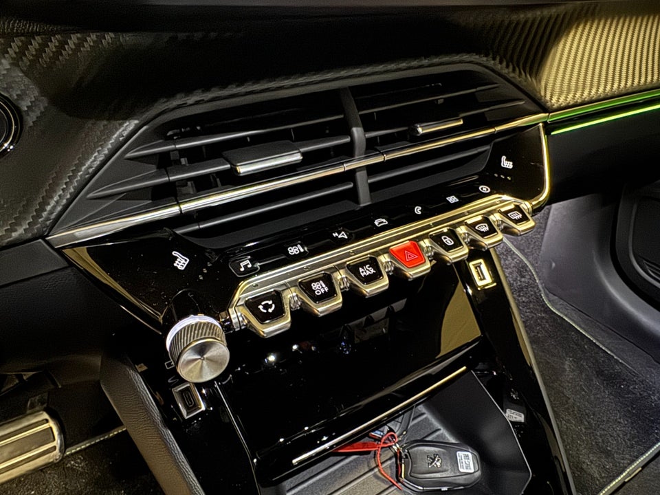 Peugeot e-208 50 GT 5d