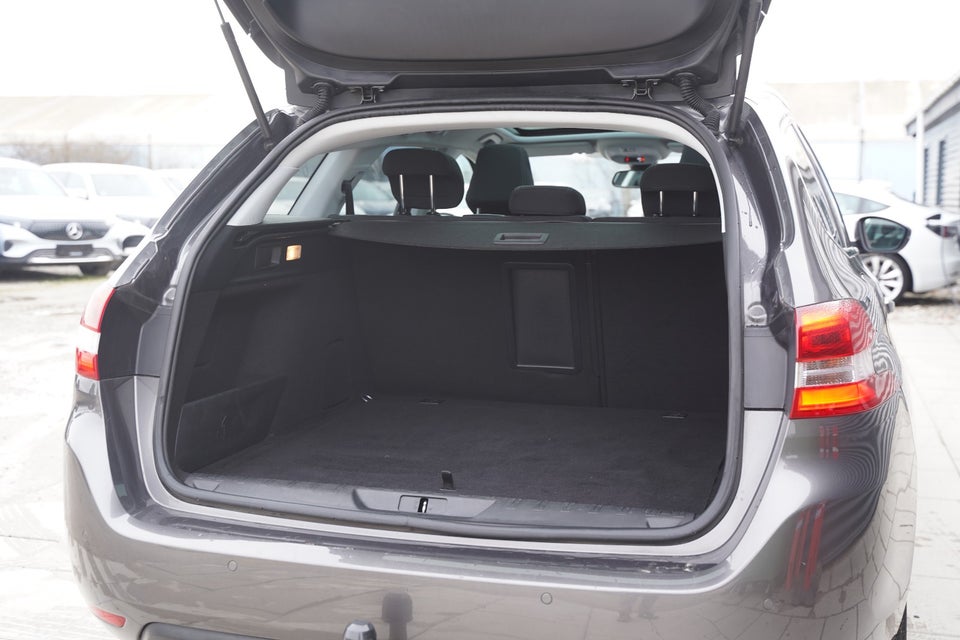 Peugeot 308 1,6 BlueHDi 120 Selection Sky SW 5d