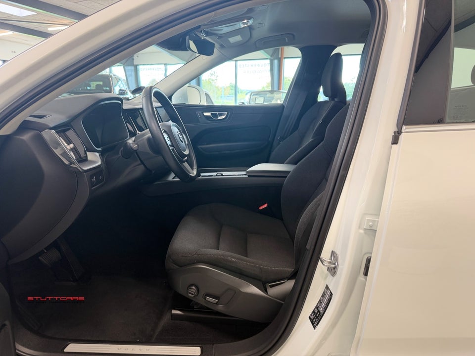 Volvo XC60 2,0 B4 197 Momentum aut. 5d
