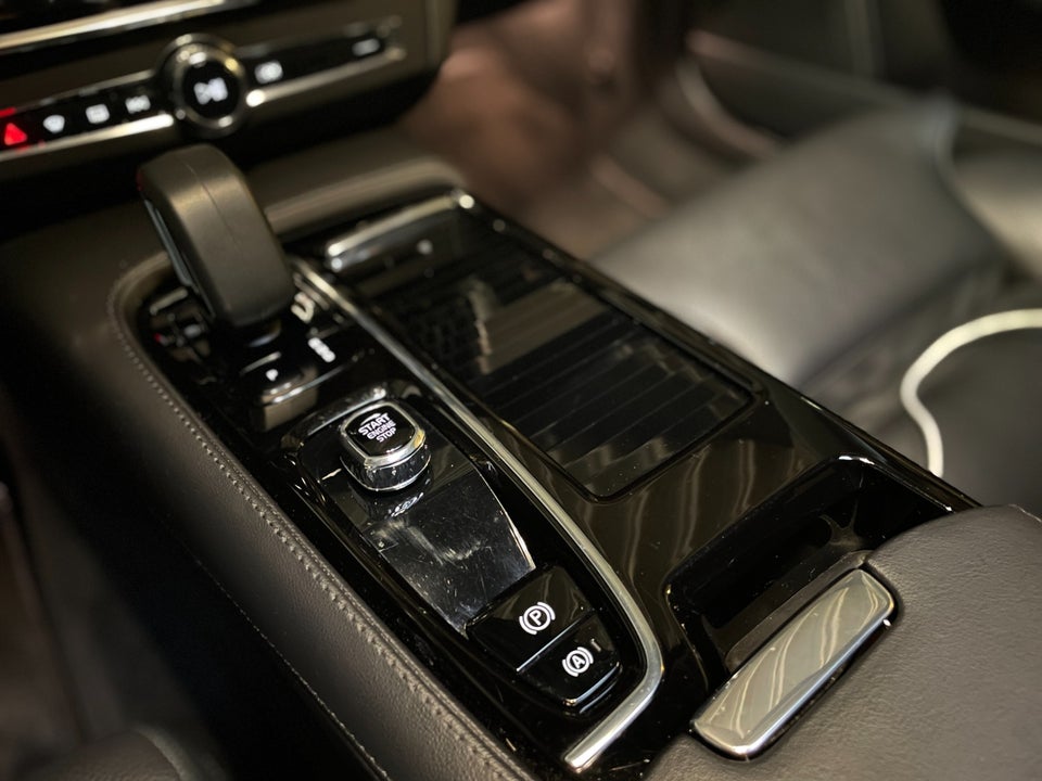 Volvo V90 2,0 T6 ReCharge Plus Dark aut. AWD 5d