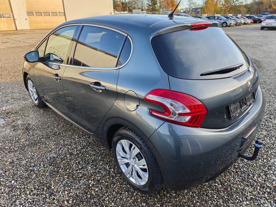 Peugeot 208 1,2 VTi Allure 5d